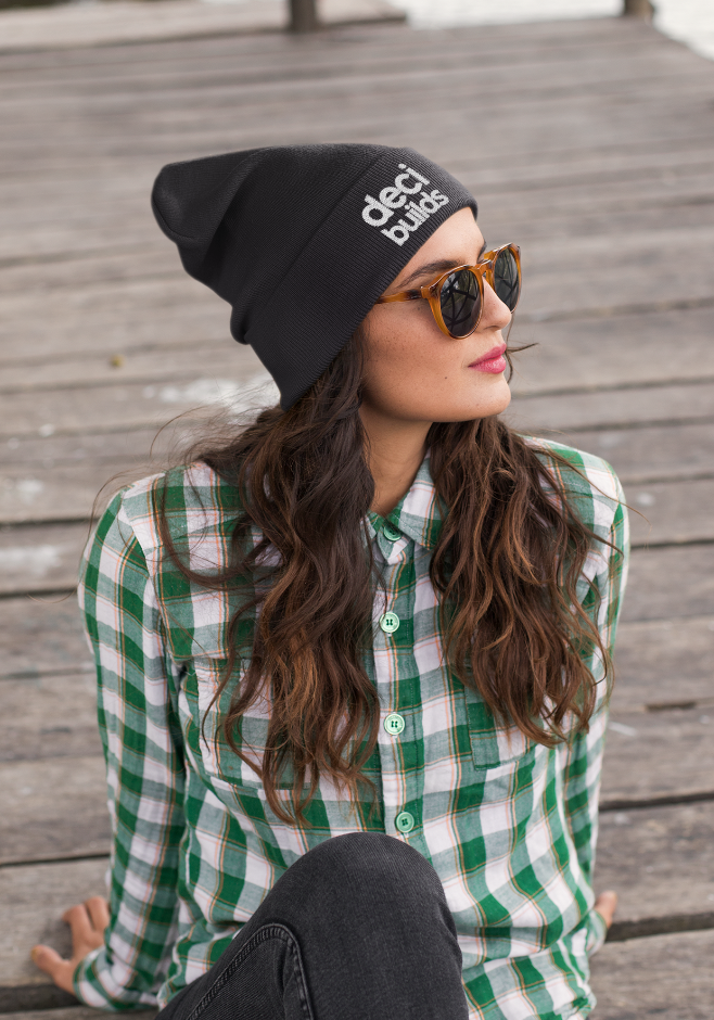 decibuilds - Beanie mit Stick